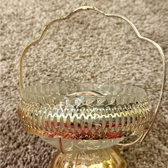 Vintage Silver plated and Clear Glass Basket made in England - Picture 4 of 7